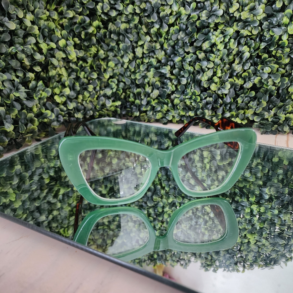 Green Frames